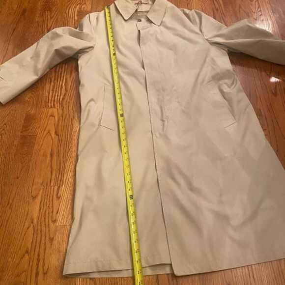 CHRISTIAN dior mens trench coat
tan‎ size 44L great condition has full lining - Picture 11 of 14